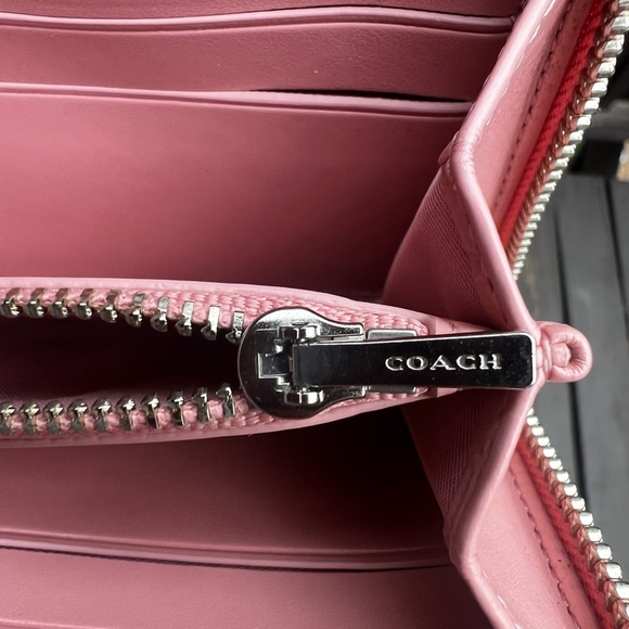COACH PINK Wallet in Smooth Calf Leather w Silver Hardware EUC AUTHENTIC - Picture 9 of 11